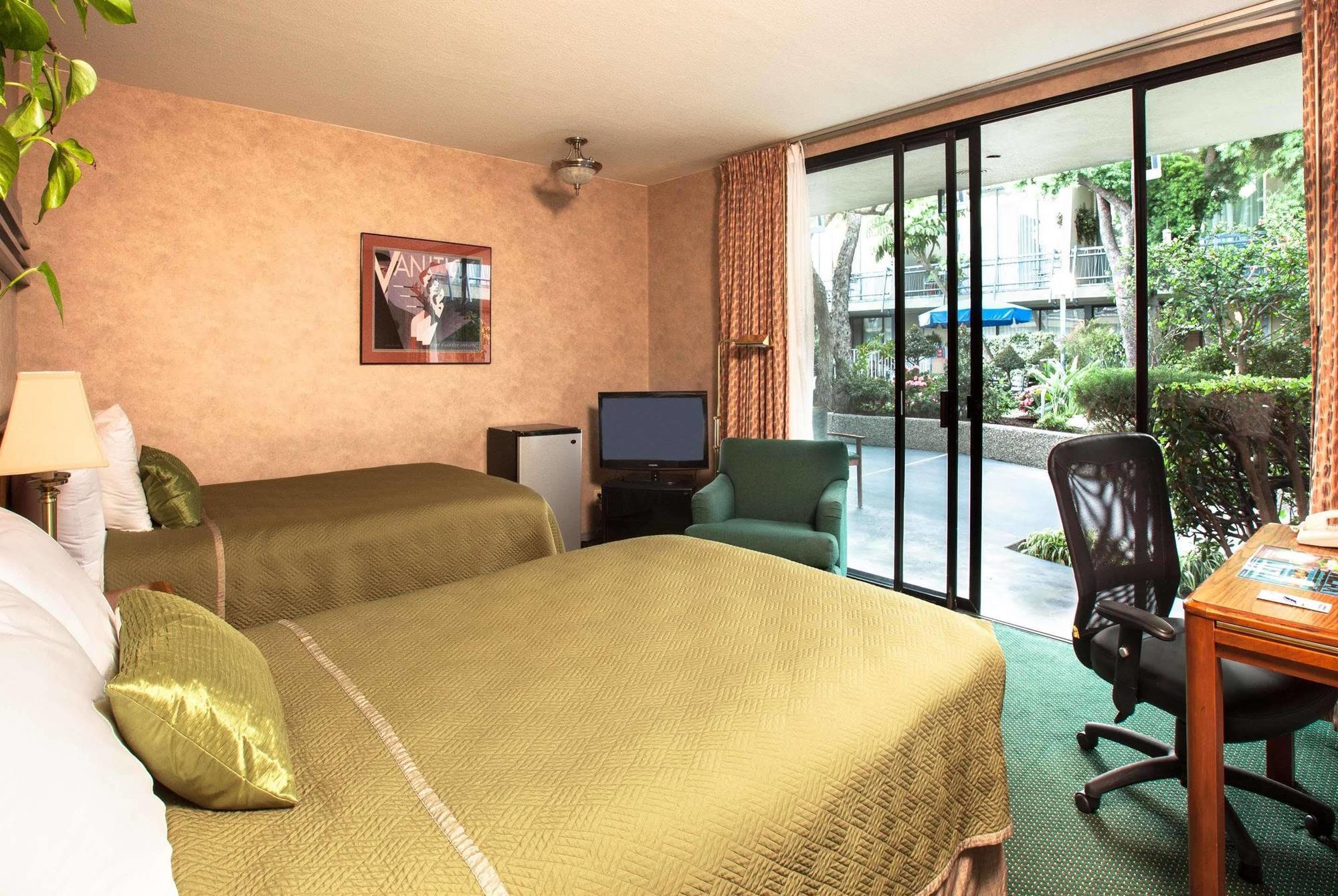Travelodge Hotel At Lax Los Angeles Bagian luar foto