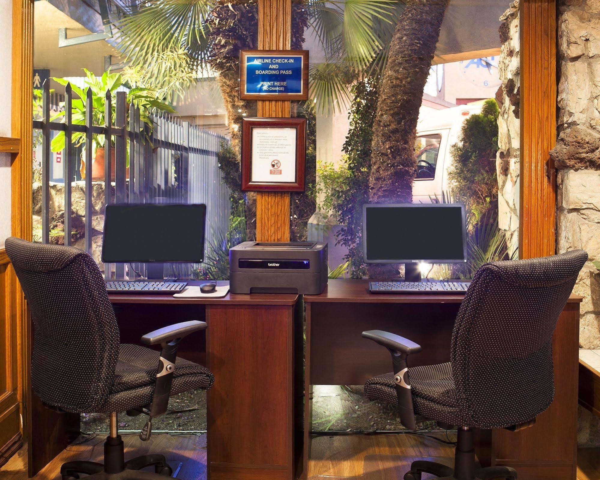 Travelodge Hotel At Lax Los Angeles Bagian luar foto