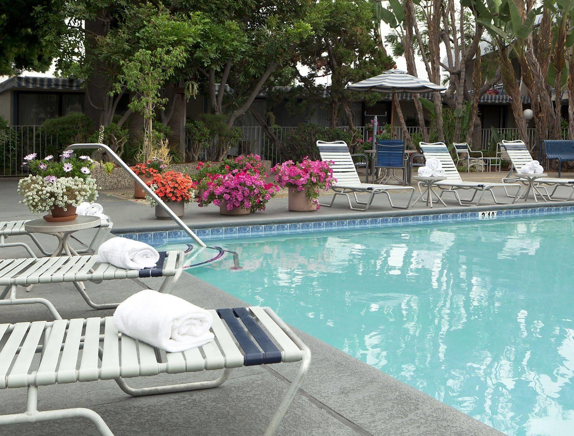 Travelodge Hotel At Lax Los Angeles Bagian luar foto